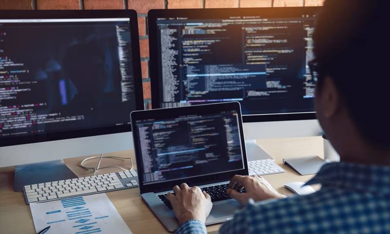 数据科学选型:R与Python如何赋能渠县网站建设?
